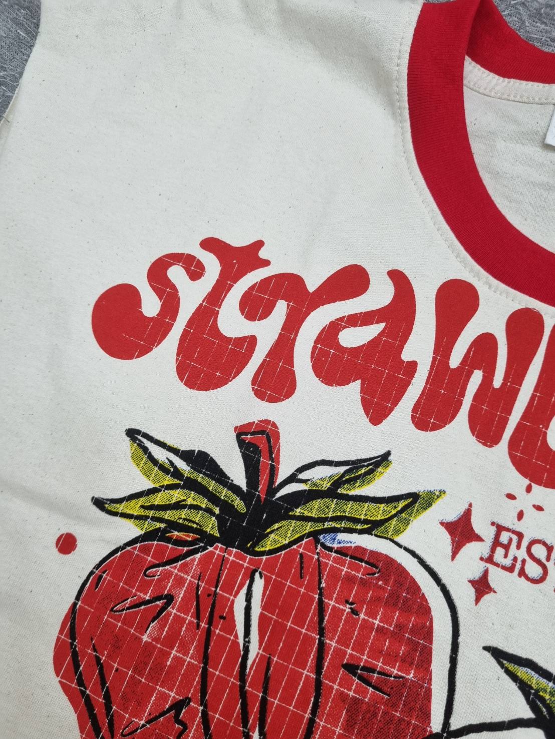 เสื้อครอปสไตล์วินเทจ พิมพ์ลายสตอเบอรรี่ FESTIVAL (สำเนา)